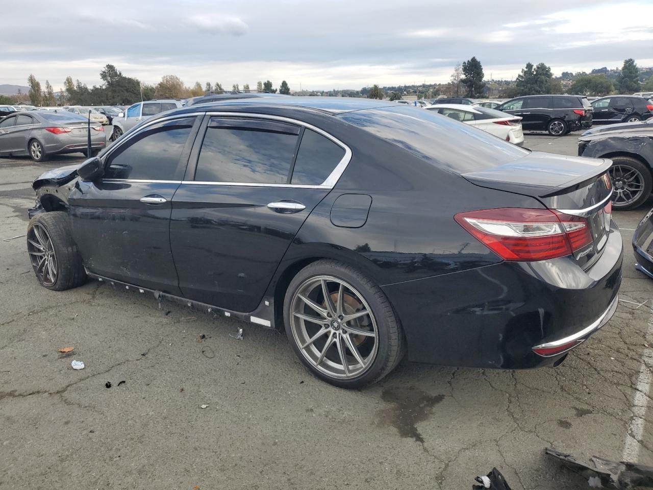 2017 Honda Accord Sport - Фото 2