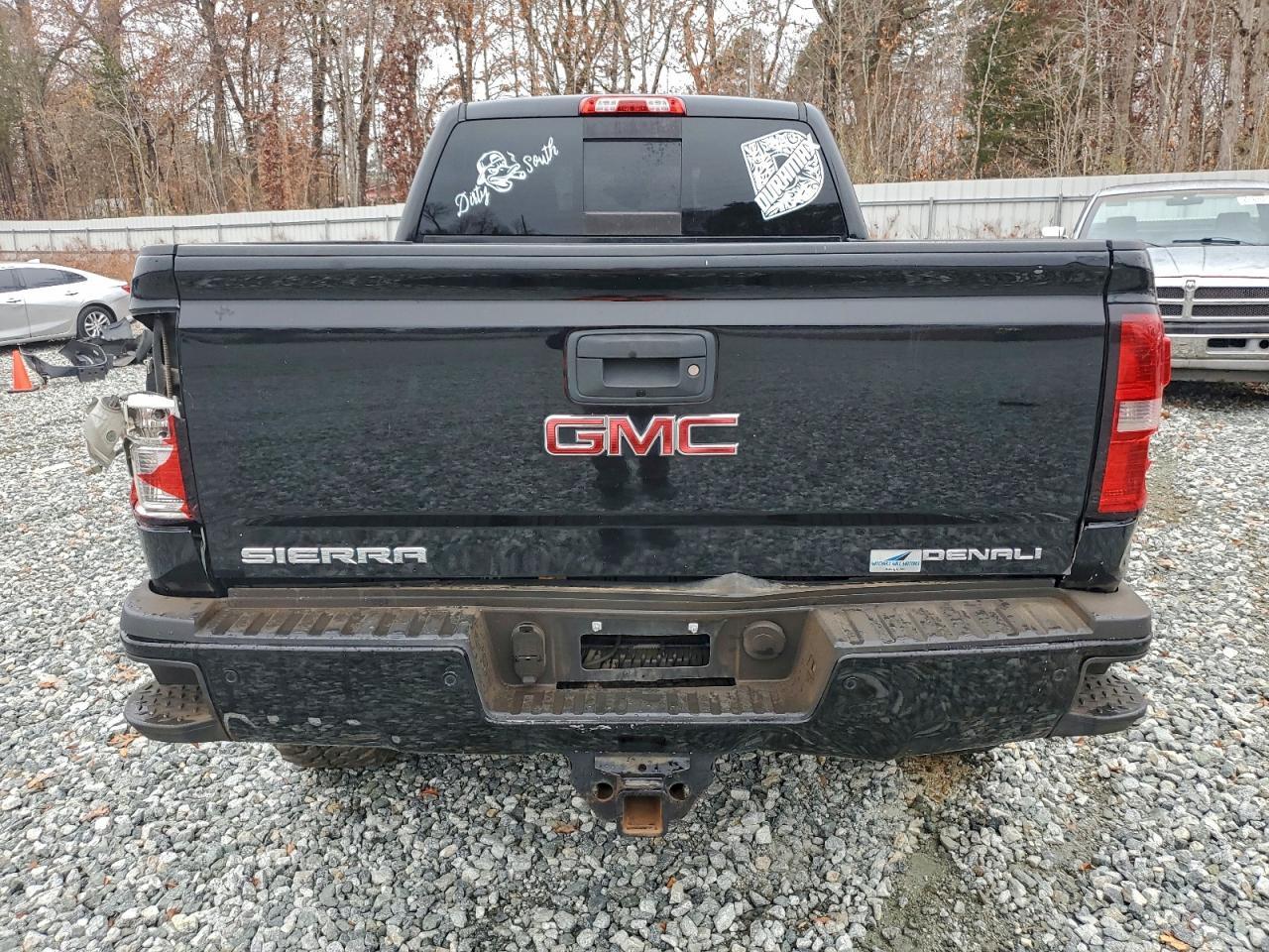 2015 GMC Sierra K2500 Denali - Image 6