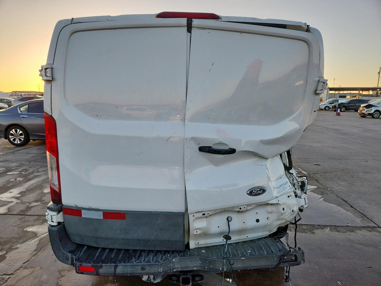 2016 Ford Transit T-150 Delivery Van - Фото 6