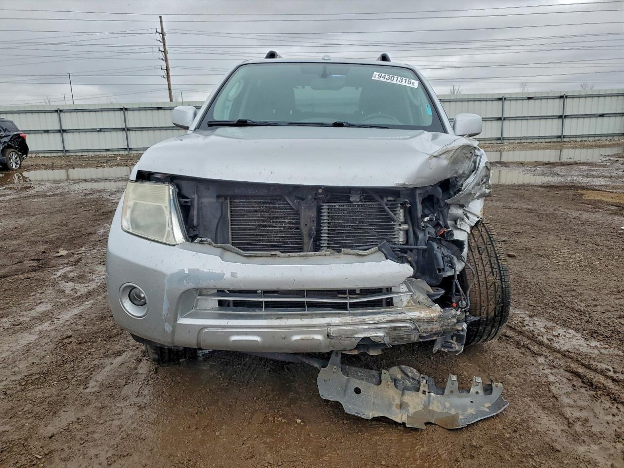 2012 Nissan Pathfinder S - Image 5