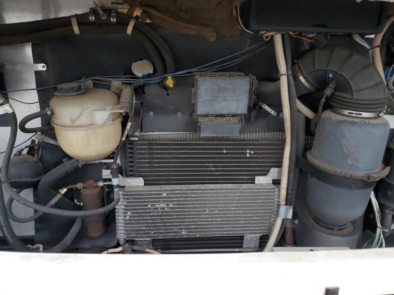 1999 Ford F550 Super Duty Stripped Chassis - Фото 7