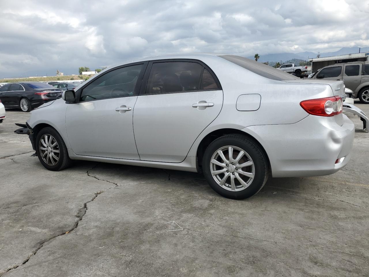 2012 Toyota Corolla Base - Фото 2