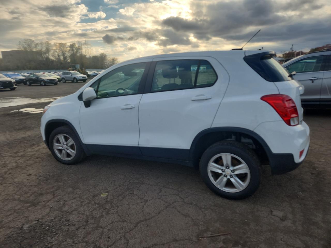 2018 Chevrolet Trax Ls - Фото 2
