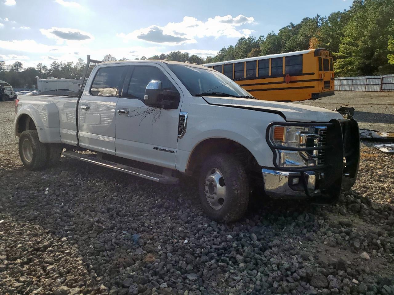 2021 Ford F350 Super Duty - Image 4
