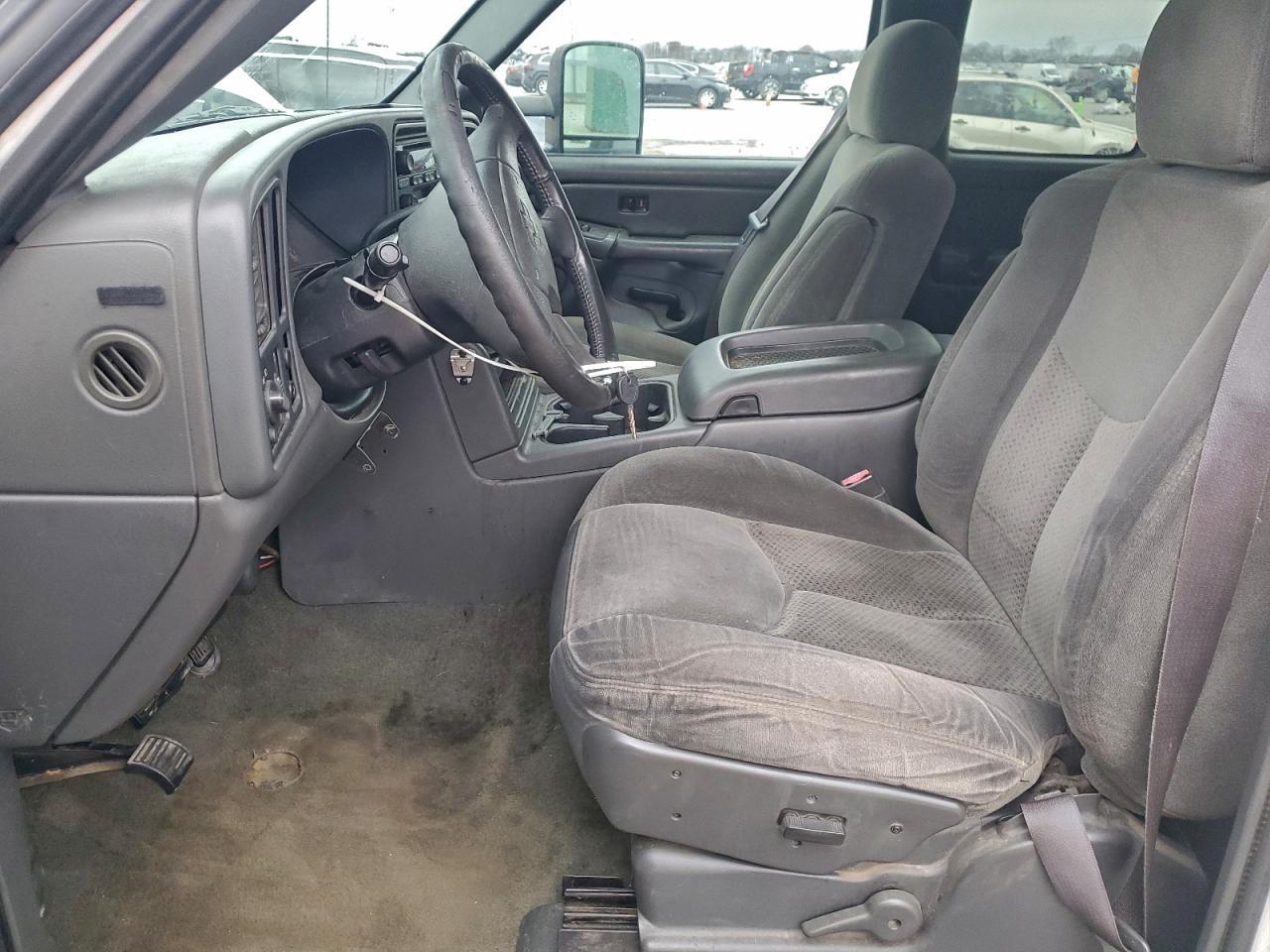 2004 Chevrolet Silverado C2500 Heavy Duty - Фото 7