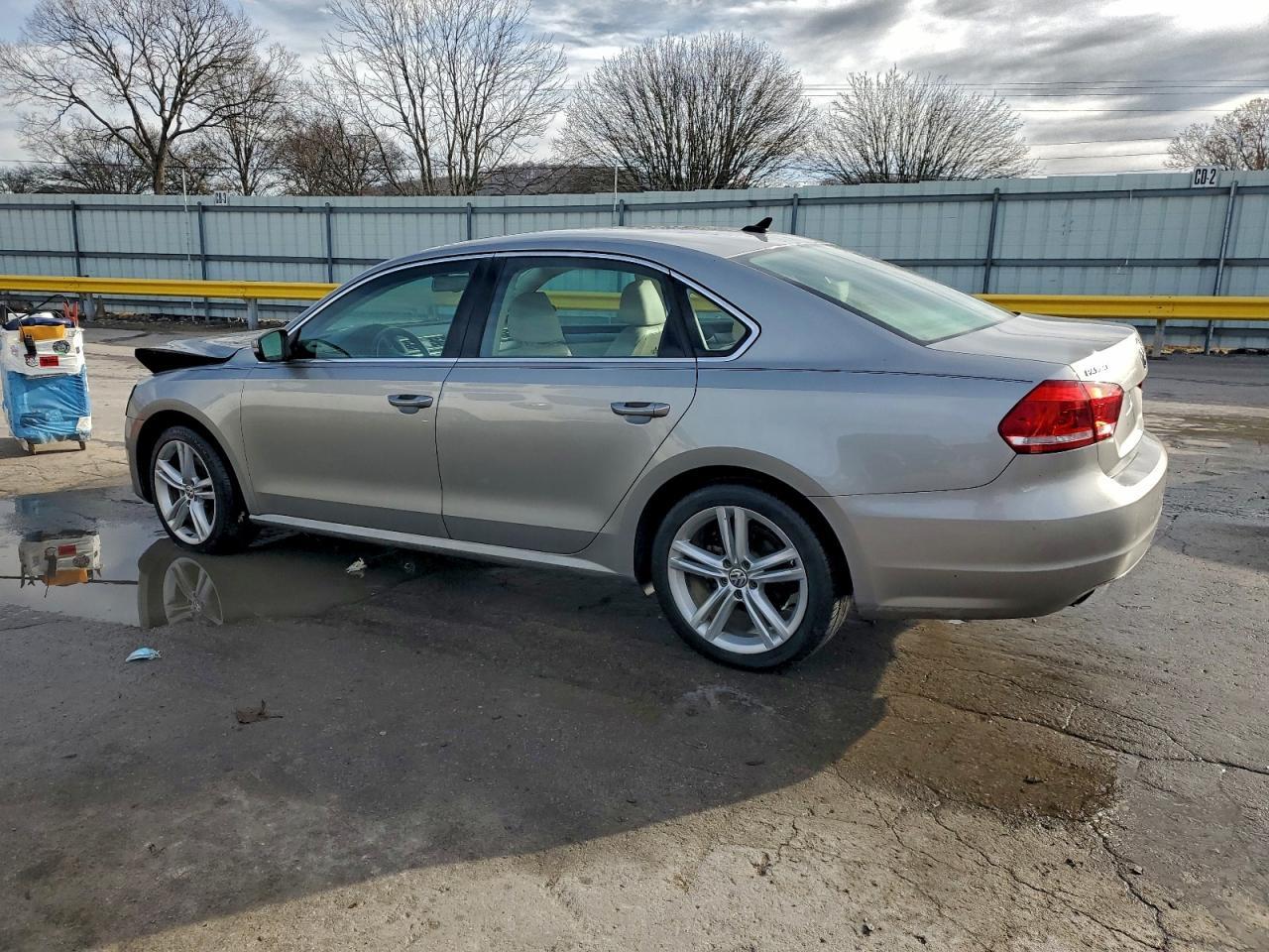 2014 Volkswagen Passat Se - Фото 2