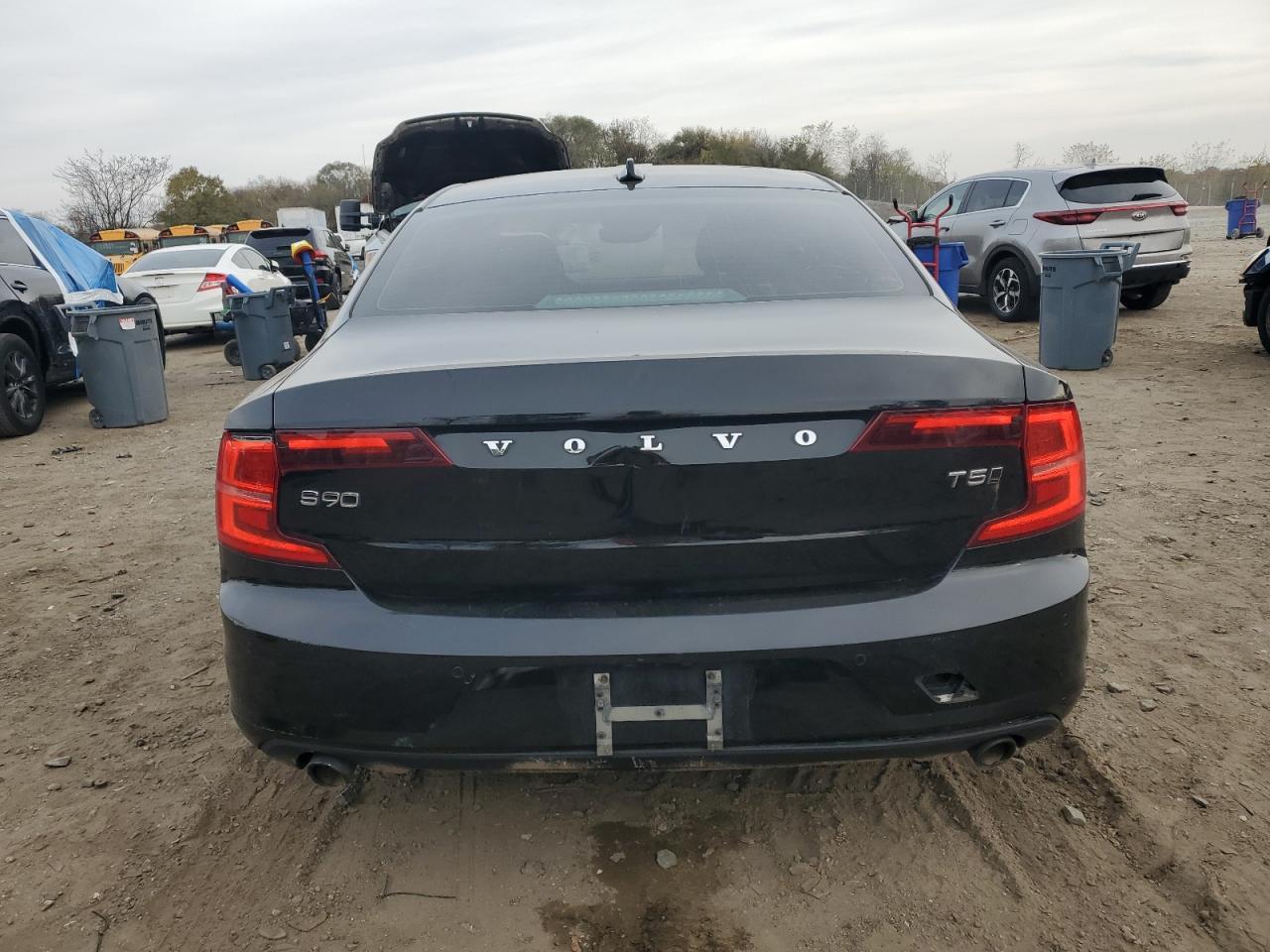 2018 Volvo S90 T5 Momentum - Image 6