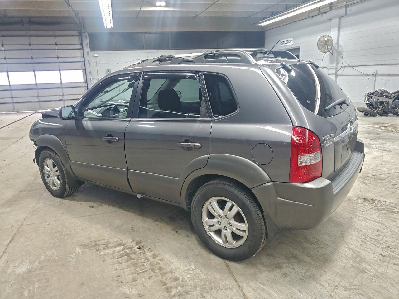 2008 Hyundai Tucson Se - Image 2