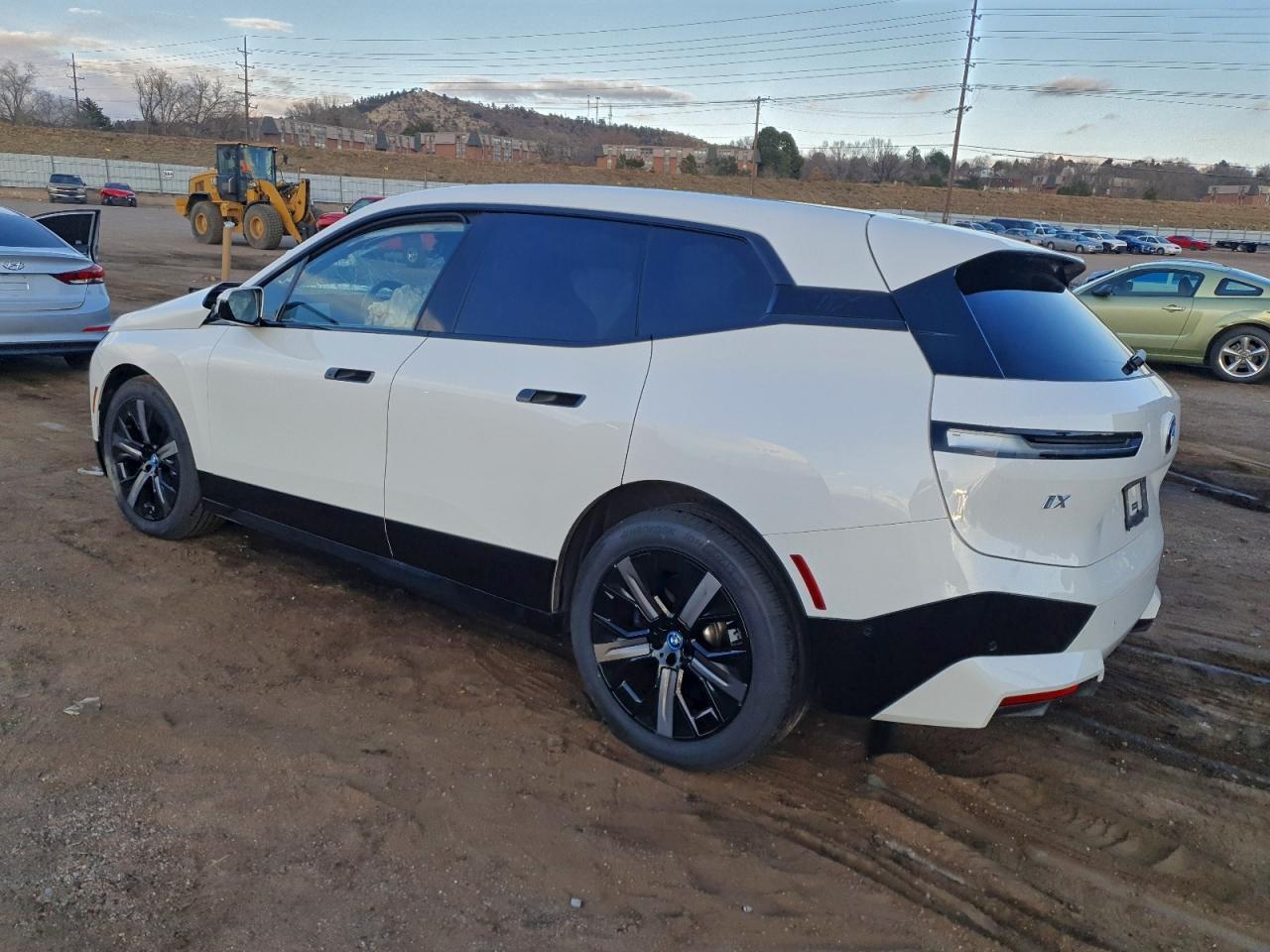 2024 BMW Ix xDrive50 - Image 2