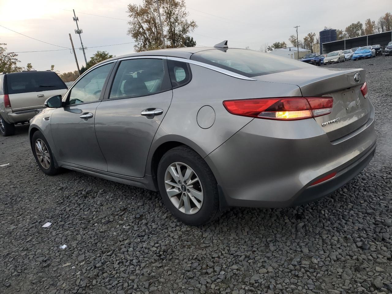 2017 Kia Optima Lx - Фото 2