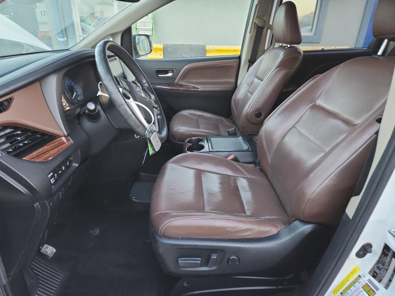 2017 Toyota Sienna Xle - Фото 7