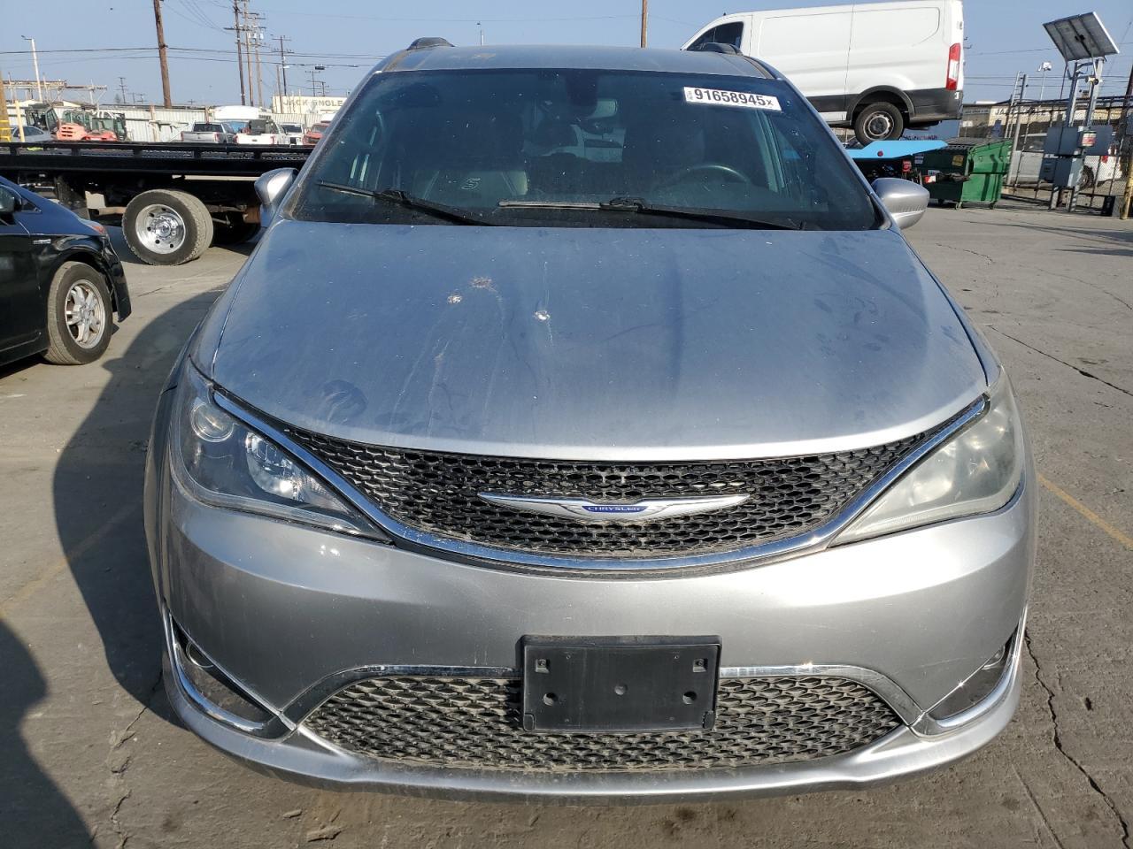 2020 Chrysler Pacifica Hybrid Touring L - Фото 5