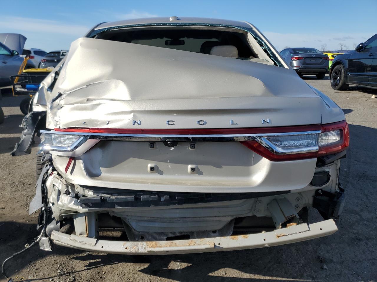 2017 Lincoln Continental Select - Фото 6