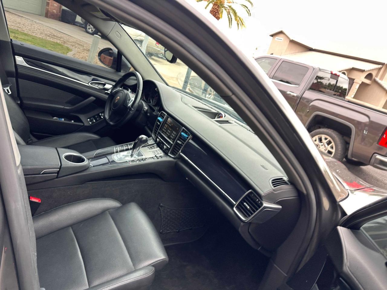 2014 Porsche Panamera 2 - Image 5
