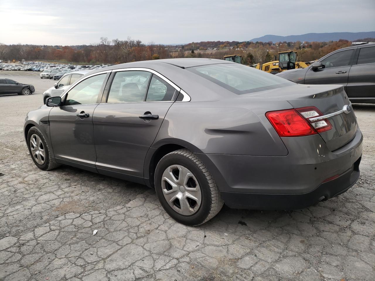2015 Ford Taurus Police Interceptor - Фото 2