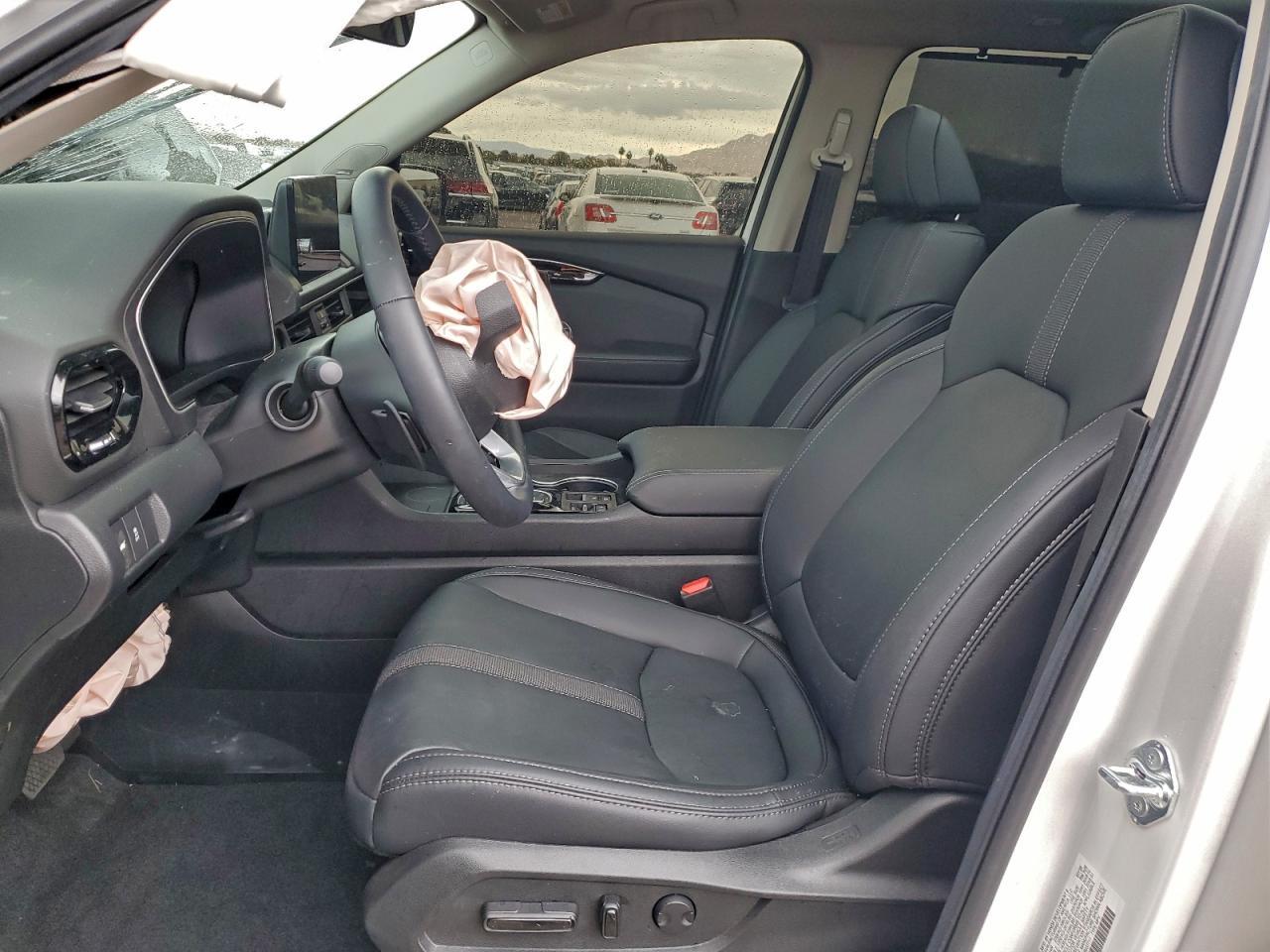 2025 Honda Pilot Touring - Image 7