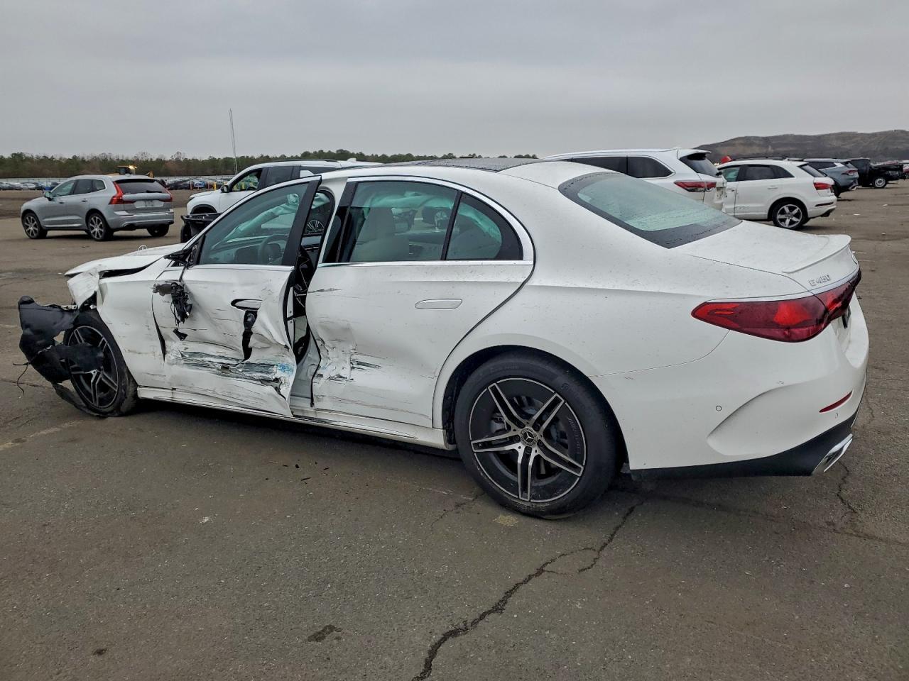 2024 Mercedes-Benz E 450 4Matic - Фото 2