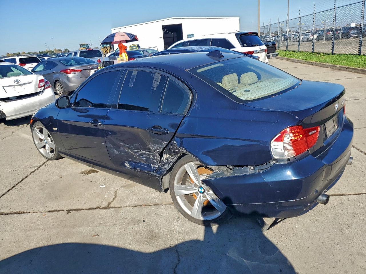 2010 BMW 335 I - Image 2
