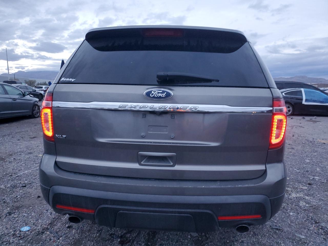 2011 Ford Explorer Xlt - Image 6