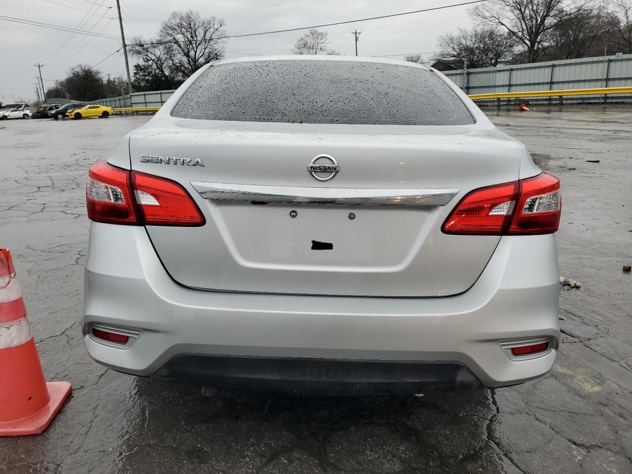 2018 Nissan Sentra S - Image 6