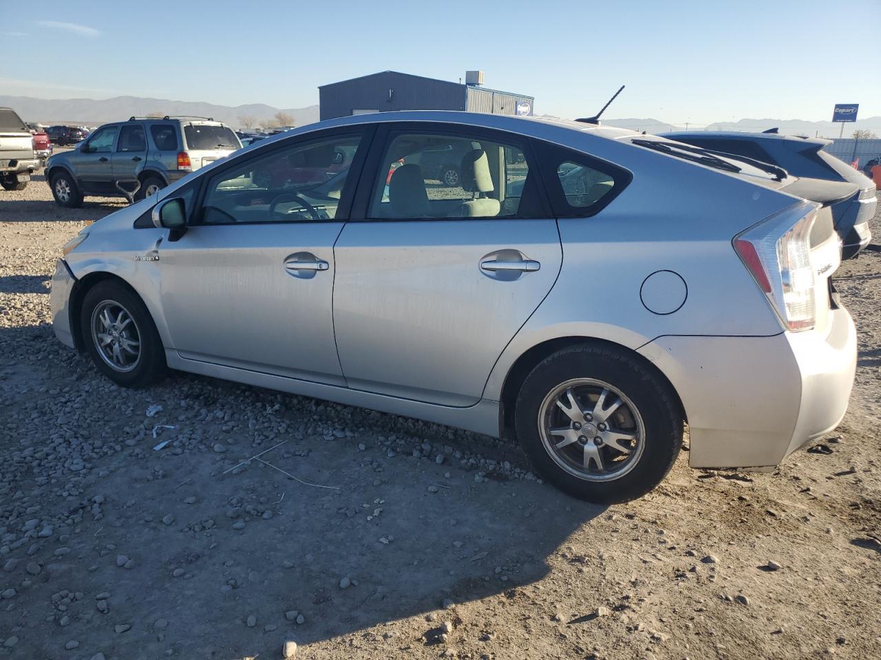 2010 Toyota Prius - Image 2
