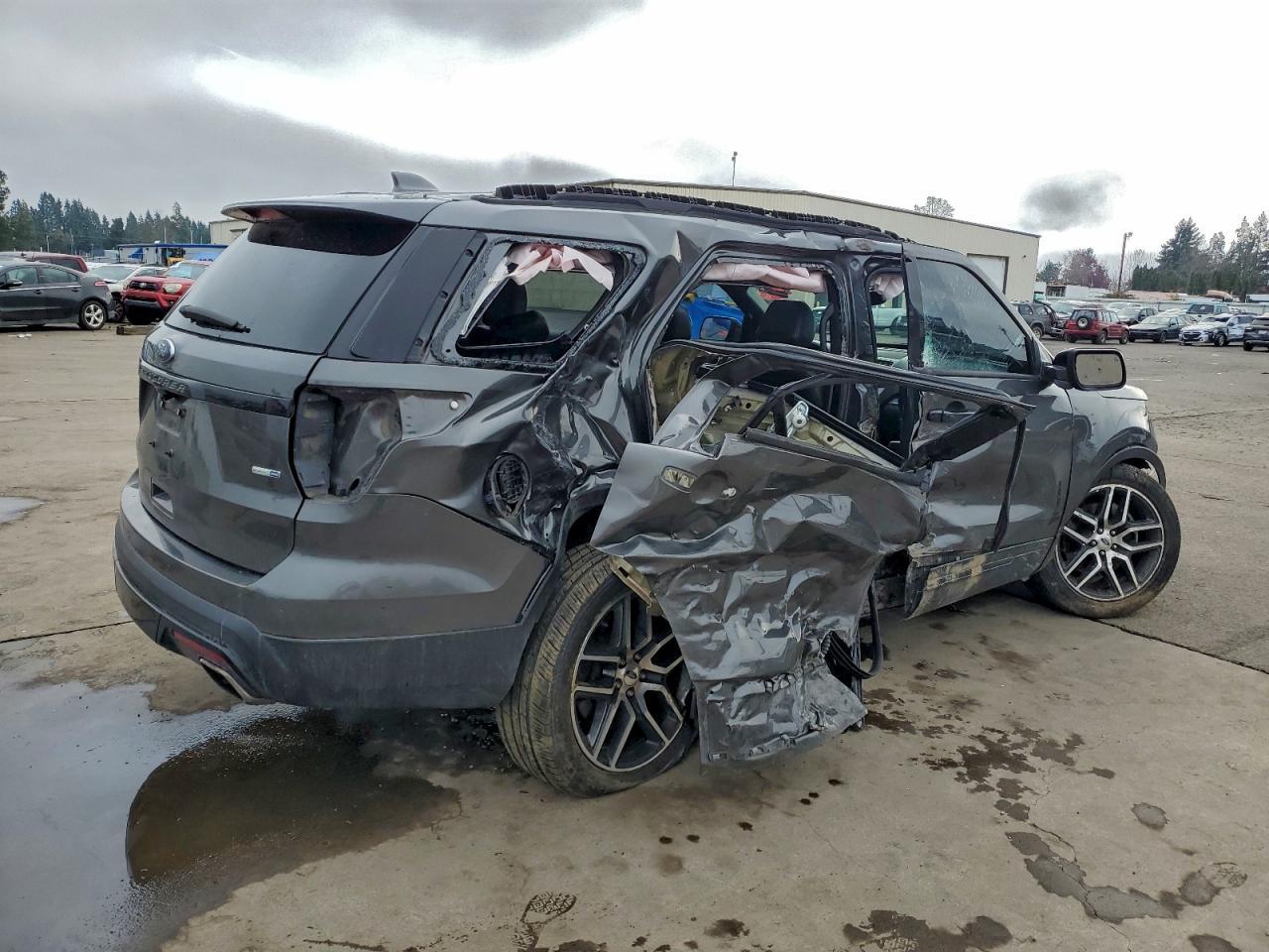 2016 Ford Explorer Sport - Фото 3