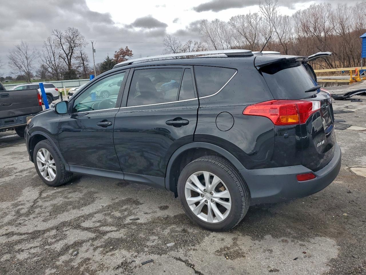 2015 Toyota Rav4 Limited - Image 2