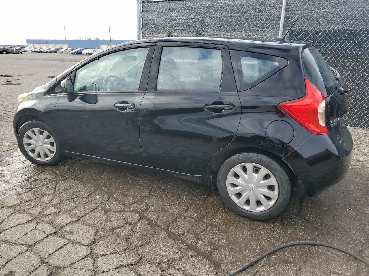 2014 Nissan Versa Note S - Фото 2