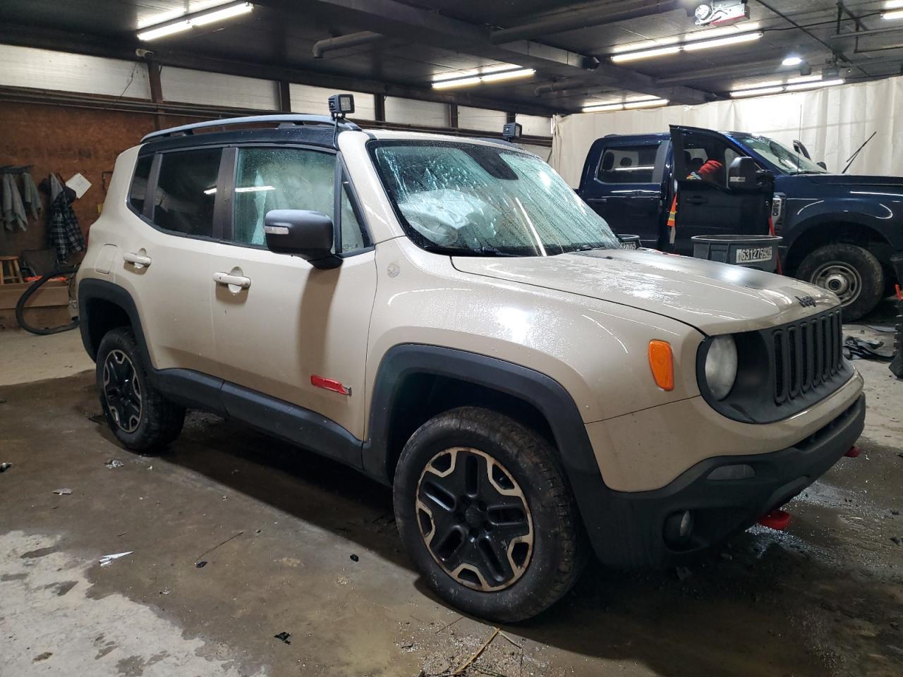 2015 Jeep Renegade Trailhawk - Фото 4