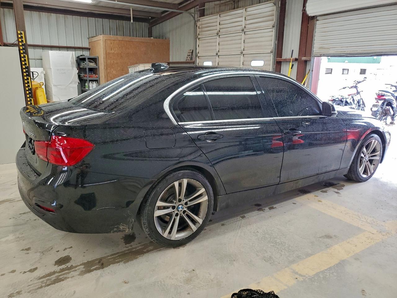 2017 BMW 330 I - Фото 3