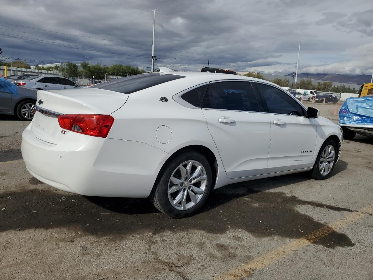 2017 Chevrolet Impala Lt - Фото 3