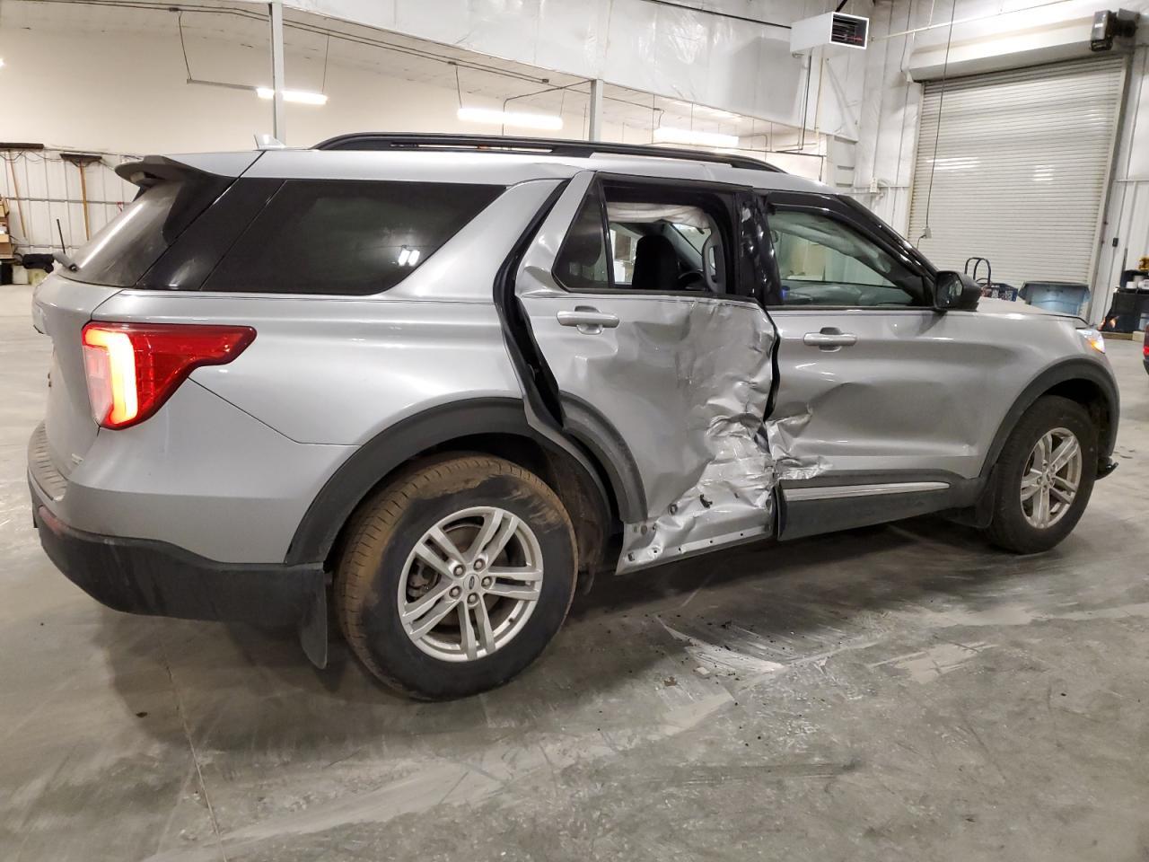 2020 Ford Explorer Xlt - Фото 3