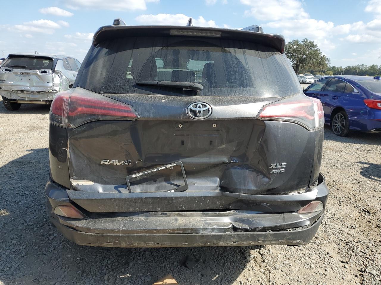 2017 Toyota Rav4 Xle - Image 6