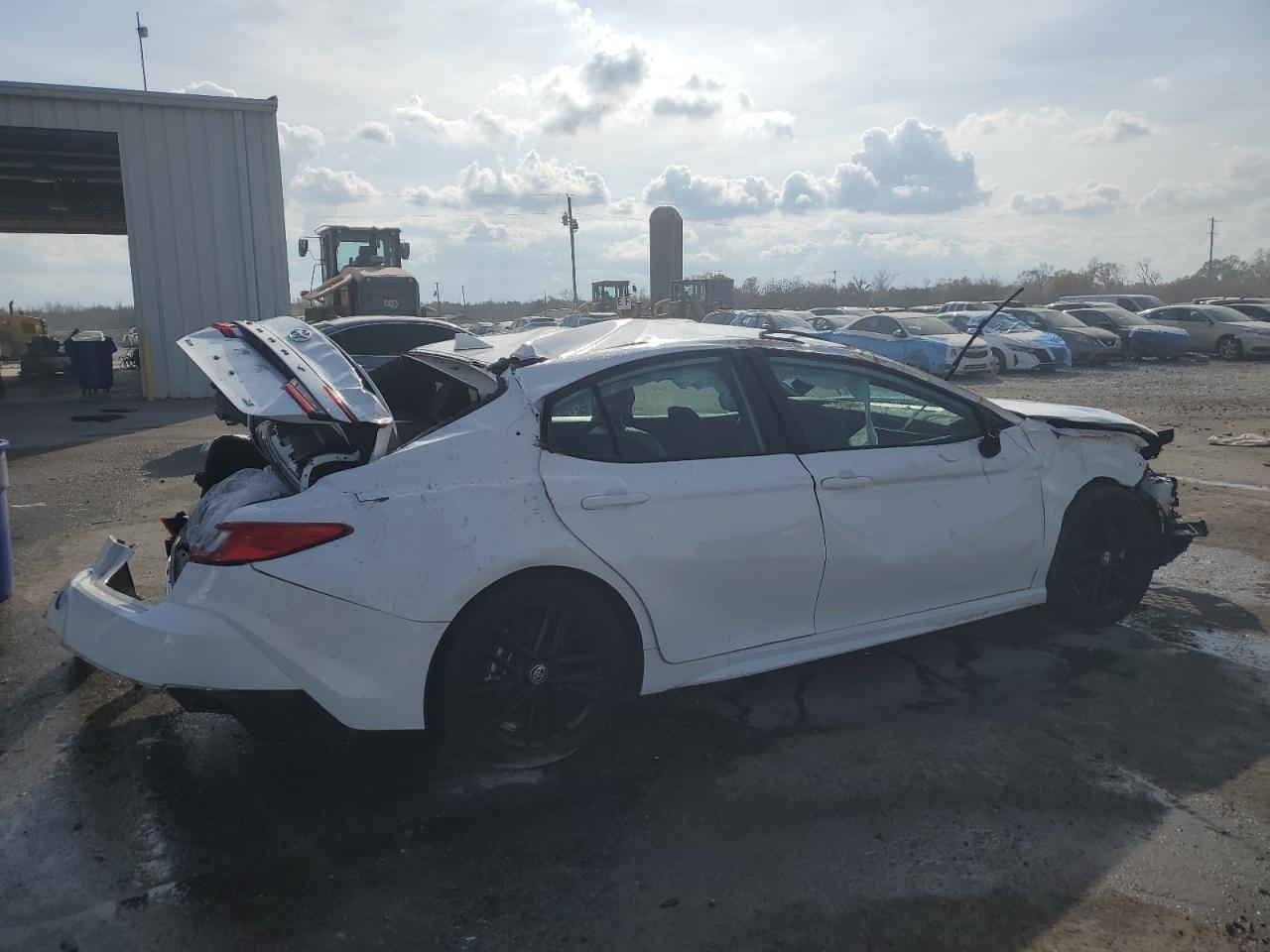 2025 Toyota Camry Se - Image 3