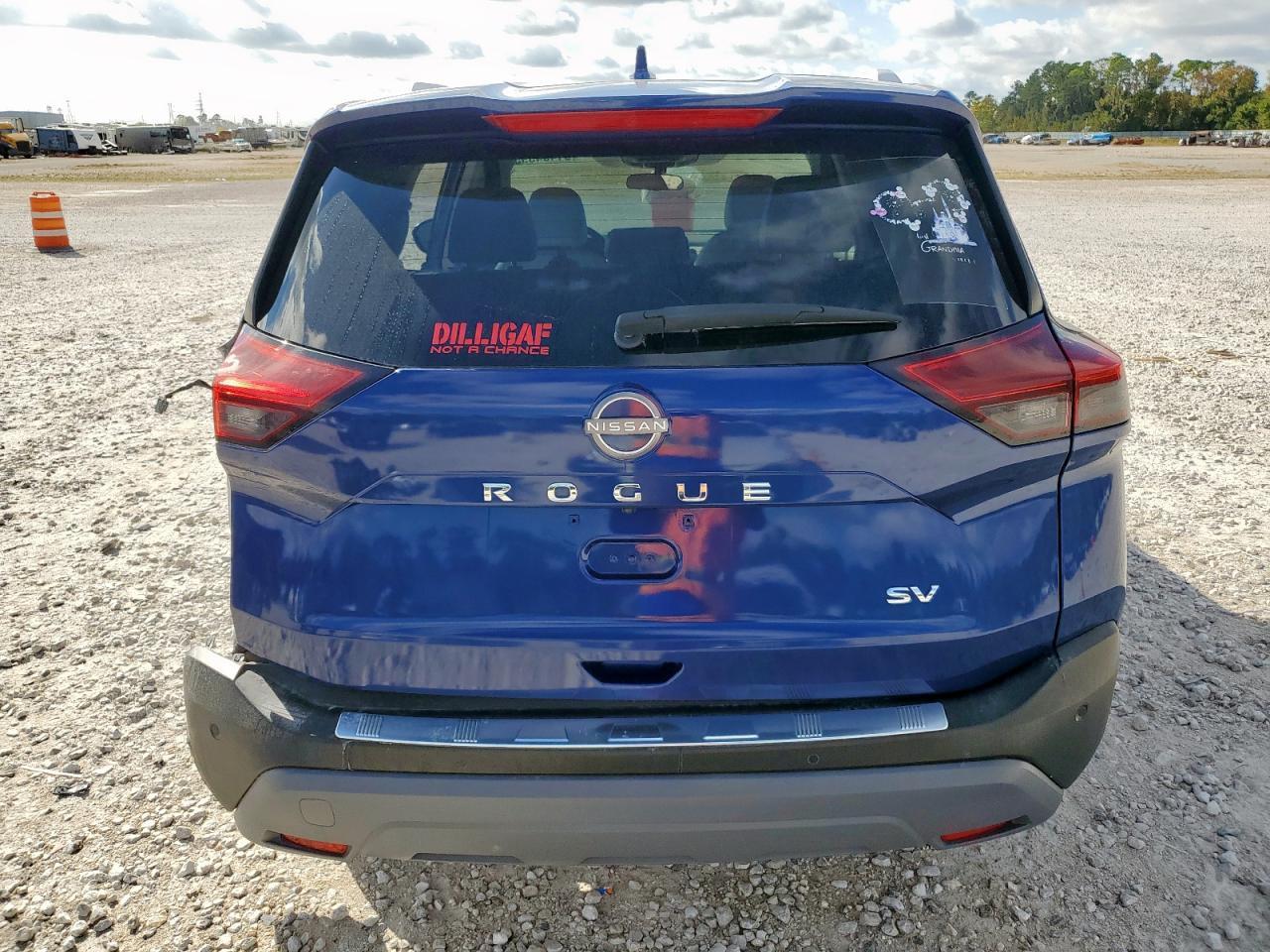 2023 Nissan Rogue Sv - Image 6
