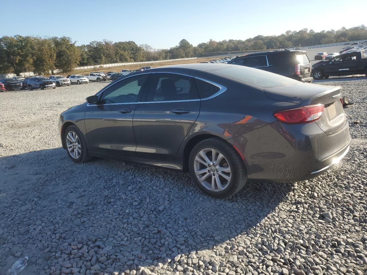 2016 Chrysler 200 Limited - Фото 2