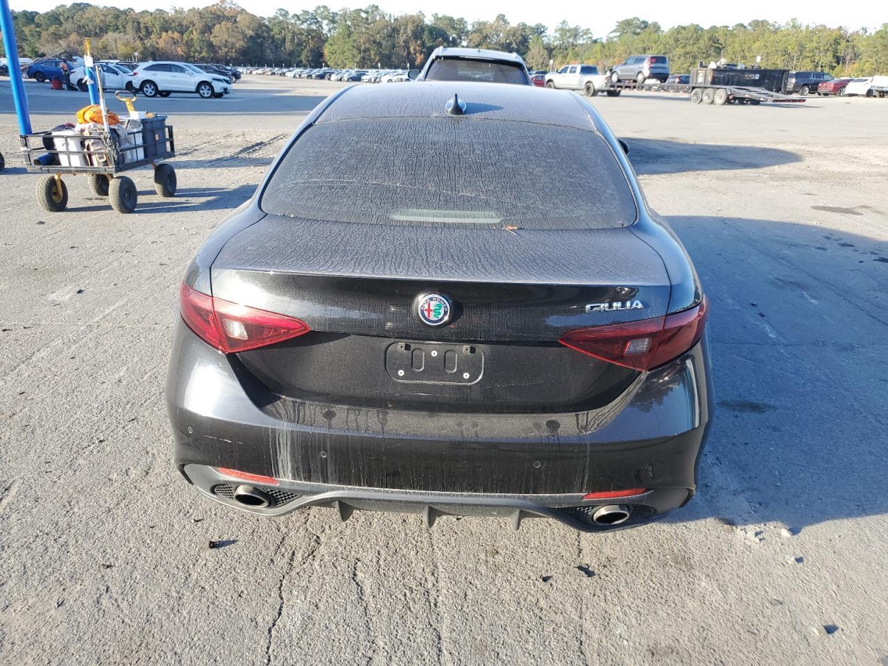 2017 Alfa Romeo Giulia - Фото 6