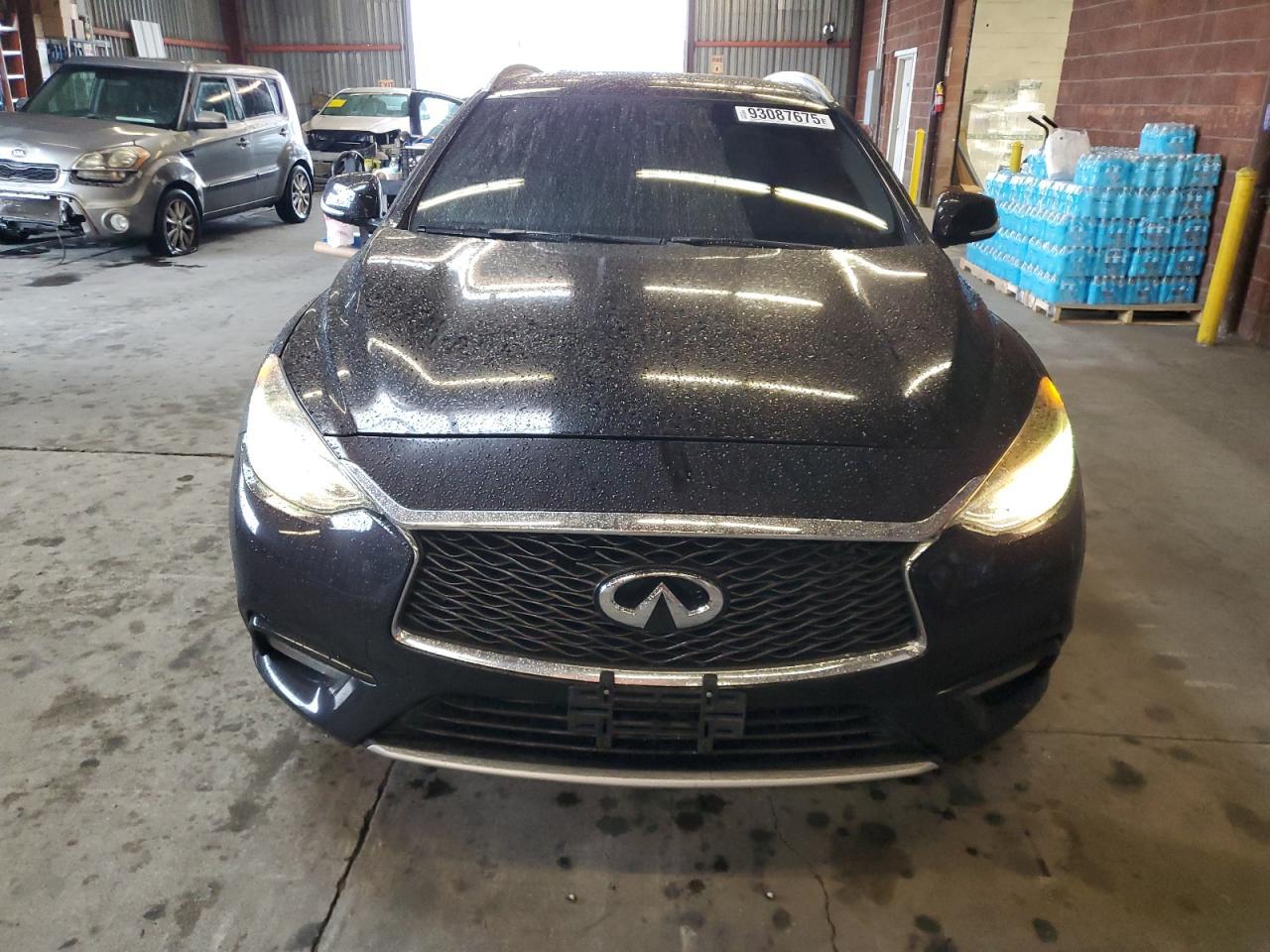 2017 Infiniti Qx30 Base - Image 5