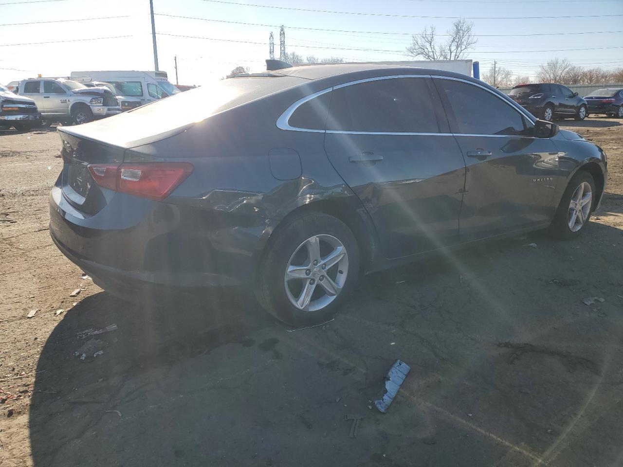 2020 Chevrolet Malibu Ls - Фото 3