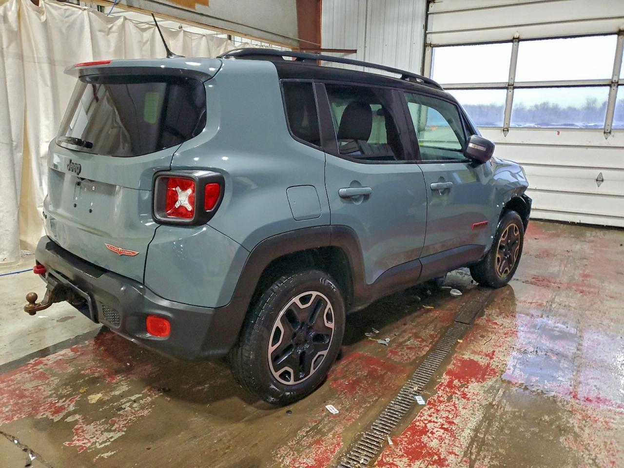 2015 Jeep Renegade Trailhawk - Фото 3