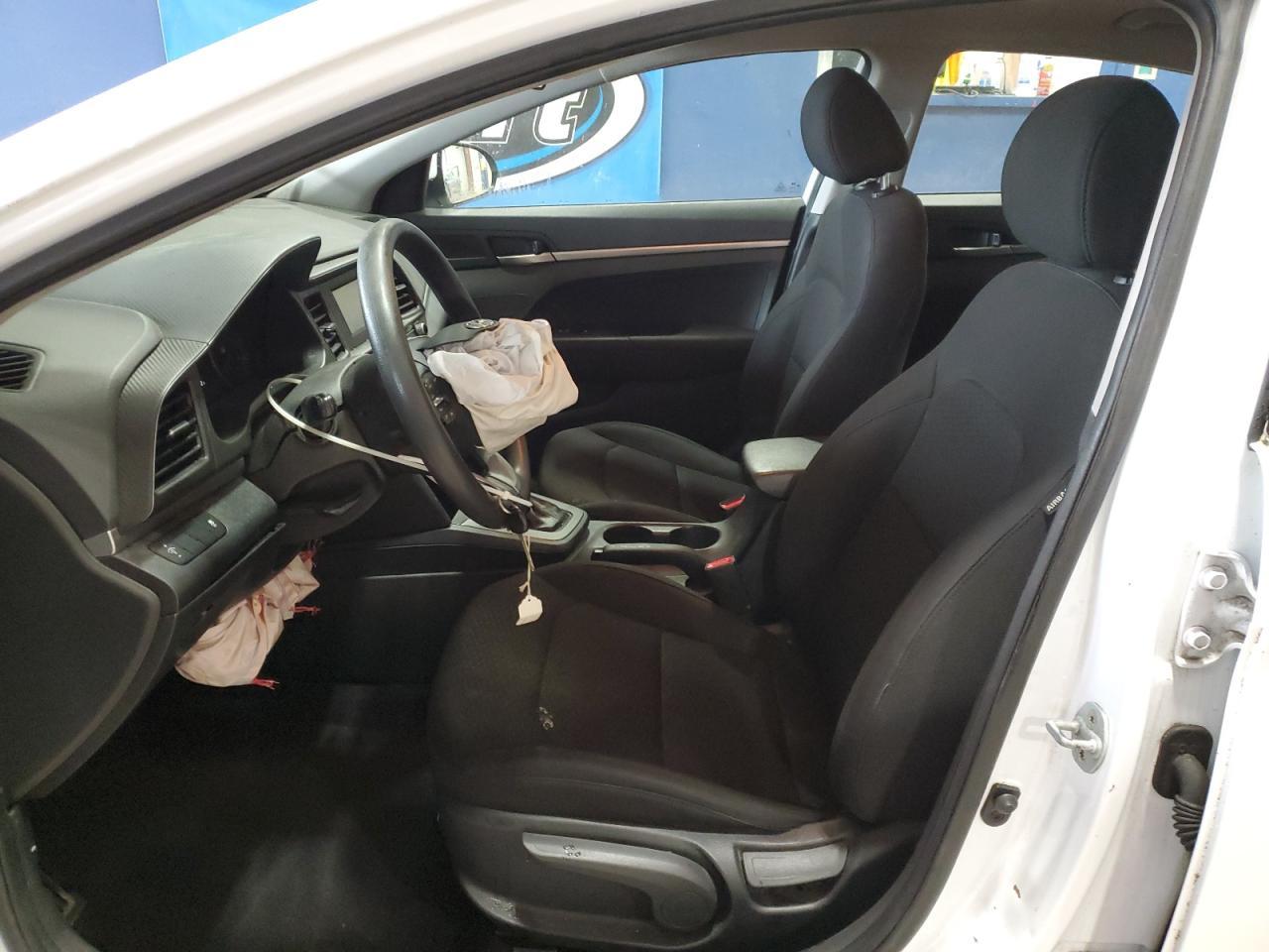 2019 Hyundai Elantra Se - Image 7