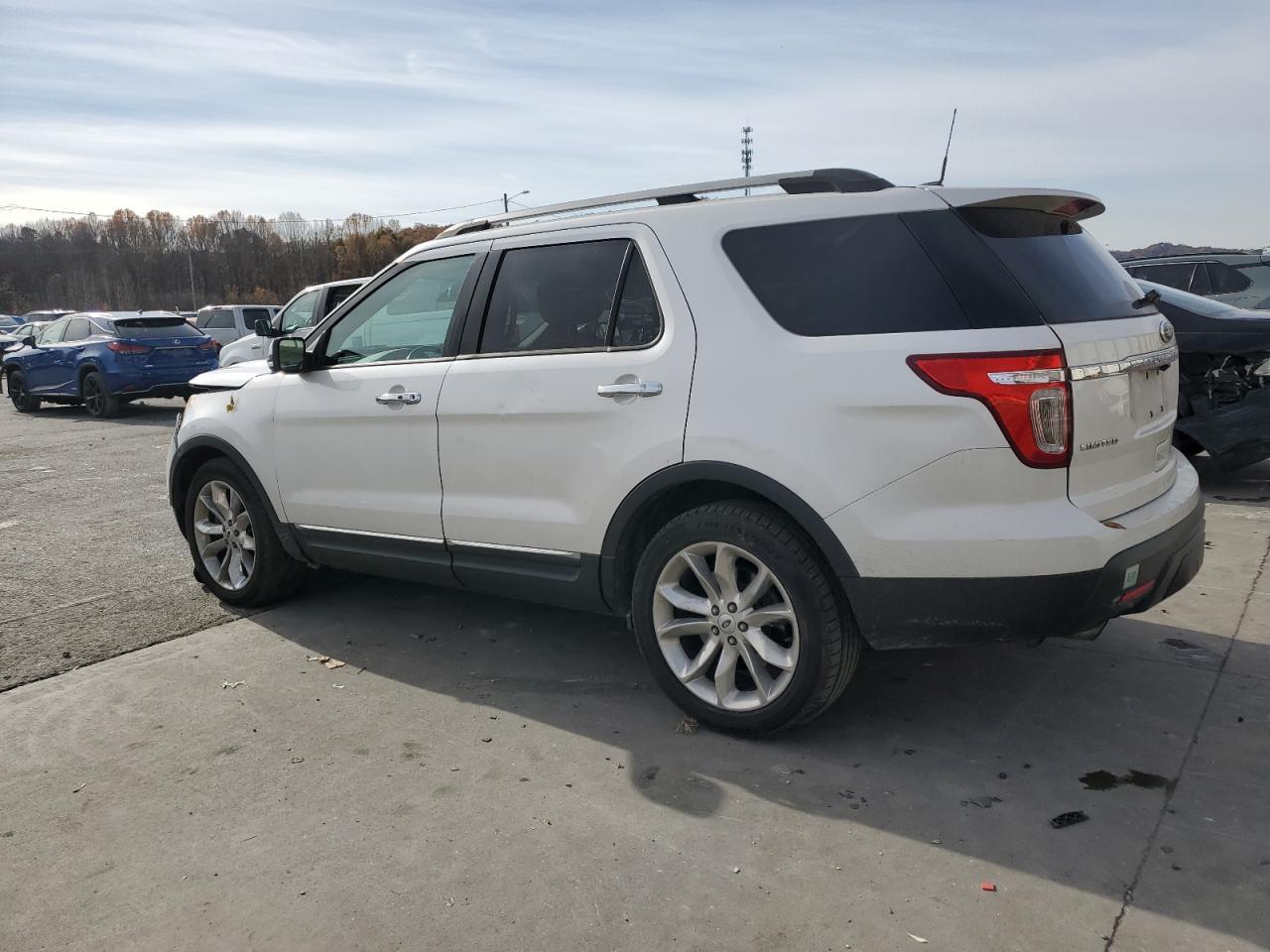 2014 Ford Explorer Limited - Image 2