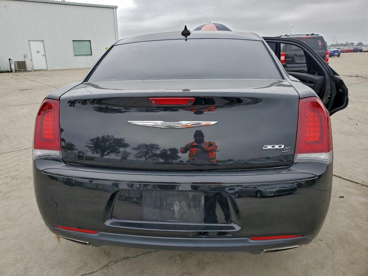 2019 Chrysler 300 S - Фото 6
