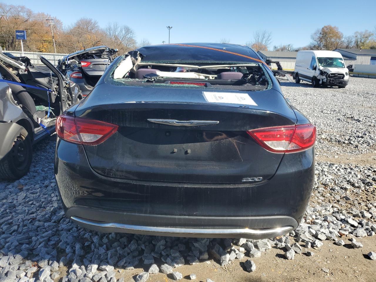 2015 Chrysler 200 Limited - Фото 6