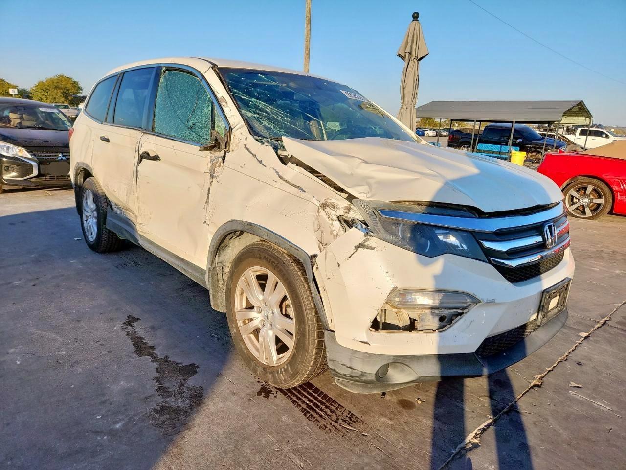 2017 Honda Pilot Lx - Image 4