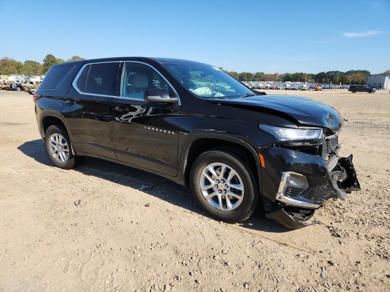 2022 Chevrolet Traverse Ls - Image 4