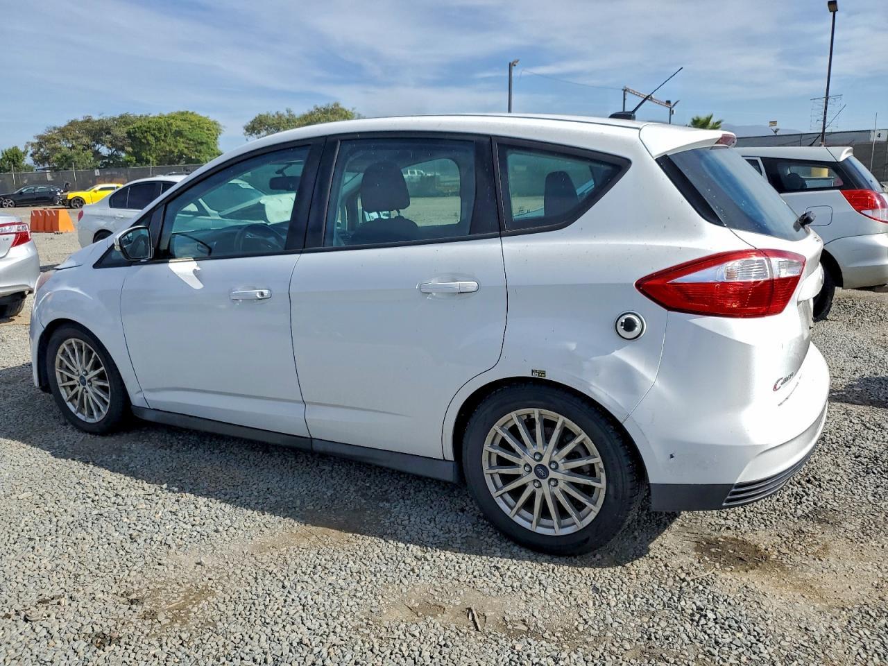 2015 Ford C-Max Se - Фото 2