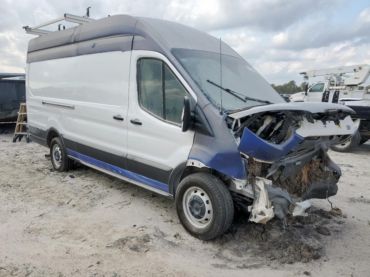 2025 Ford Transit T-250 - Image 4