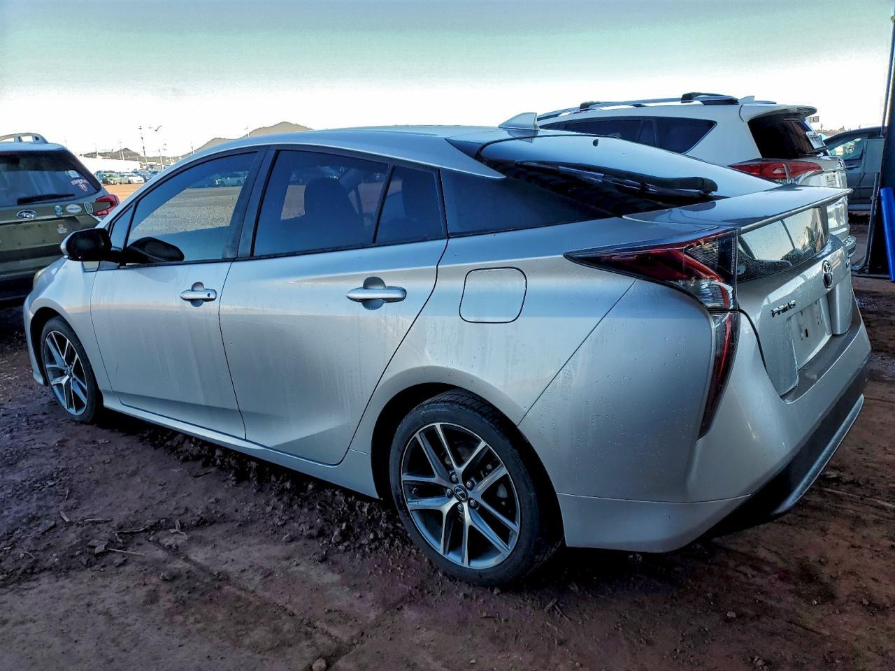 2016 Toyota Prius - Фото 2