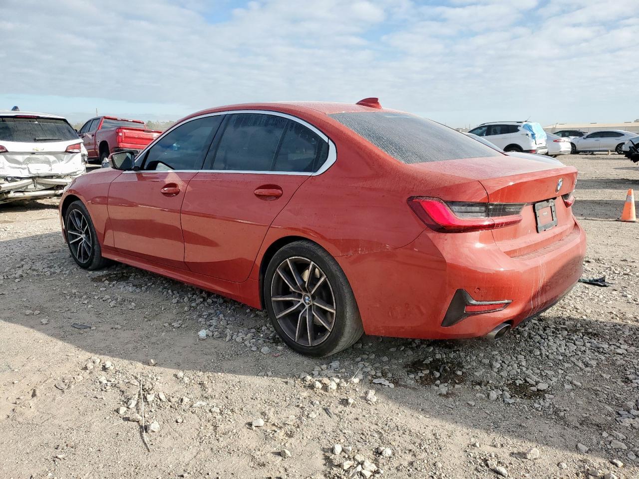 2021 BMW 330I - Фото 2